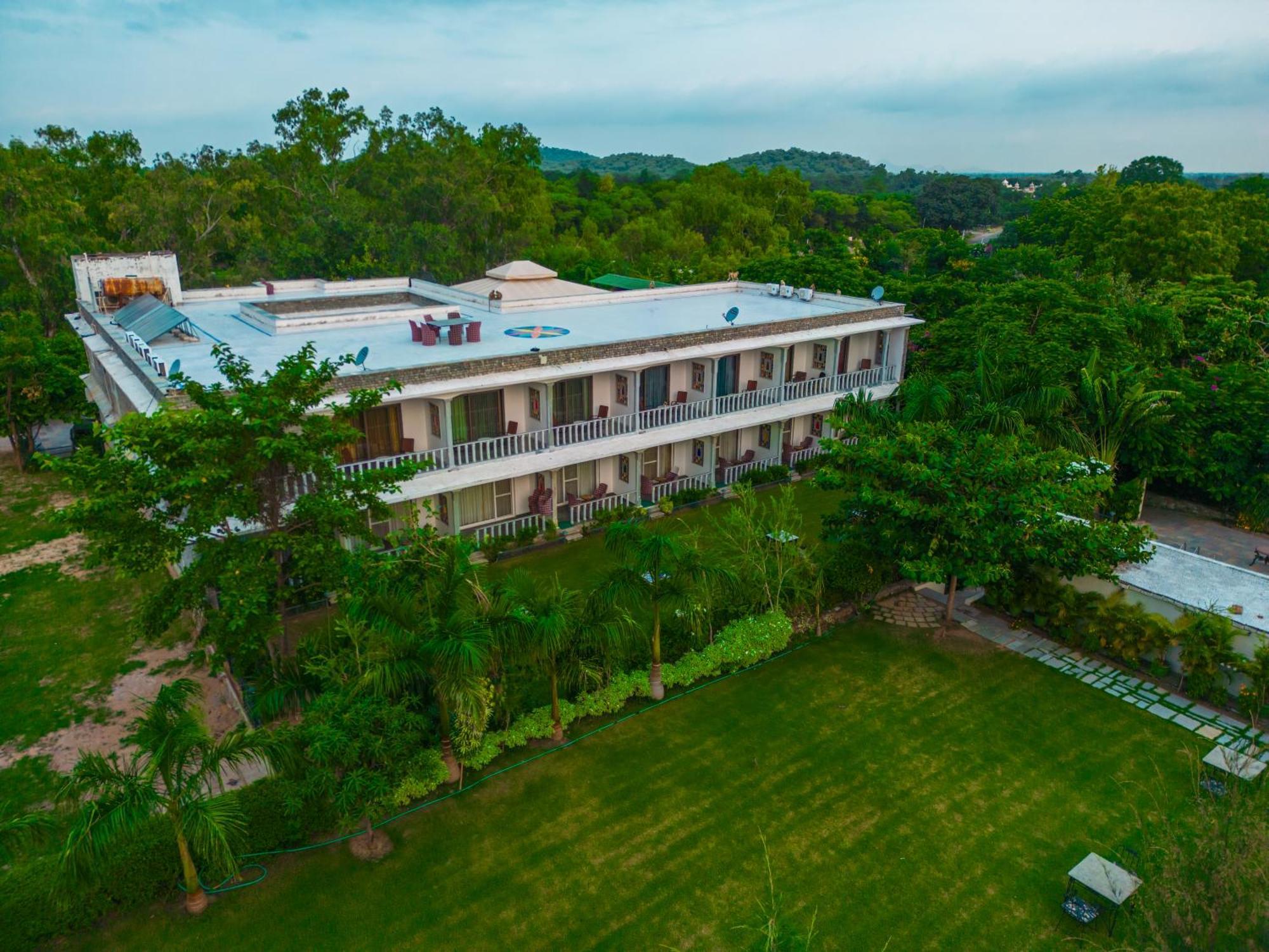 Ranakpur Safari Resort Sādri Kültér fotó
